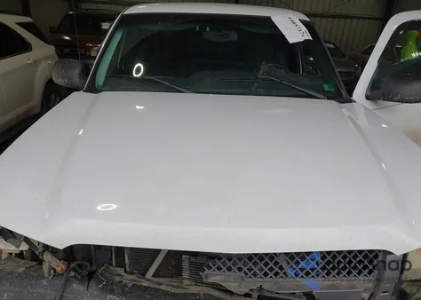 2004 Chevrolet Silverado 2500Hd Ls from USA, damaged, VIN 1GCHK29U74E238645